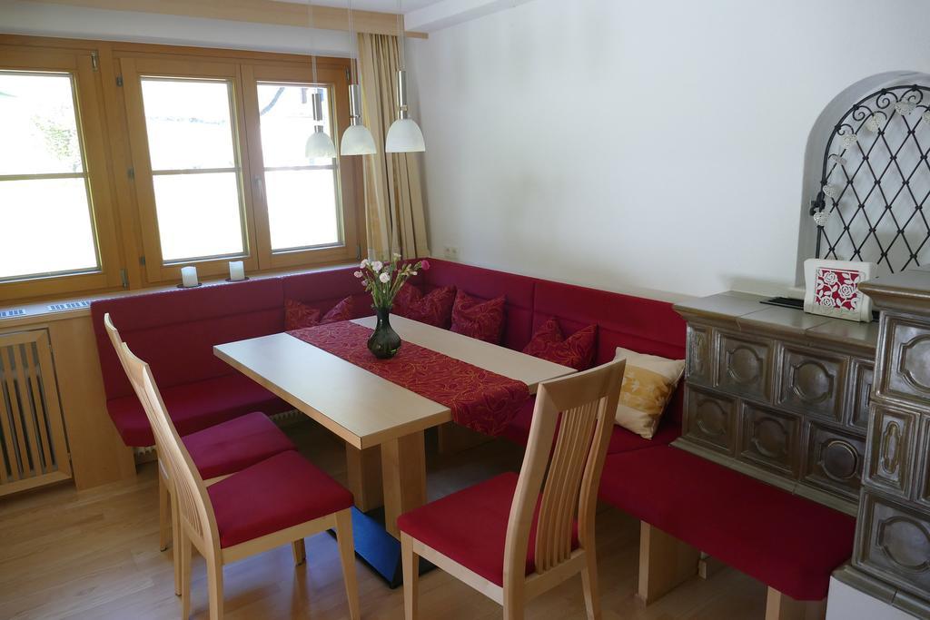 Apartamento Haus Lundegg Finkenberg Exterior foto
